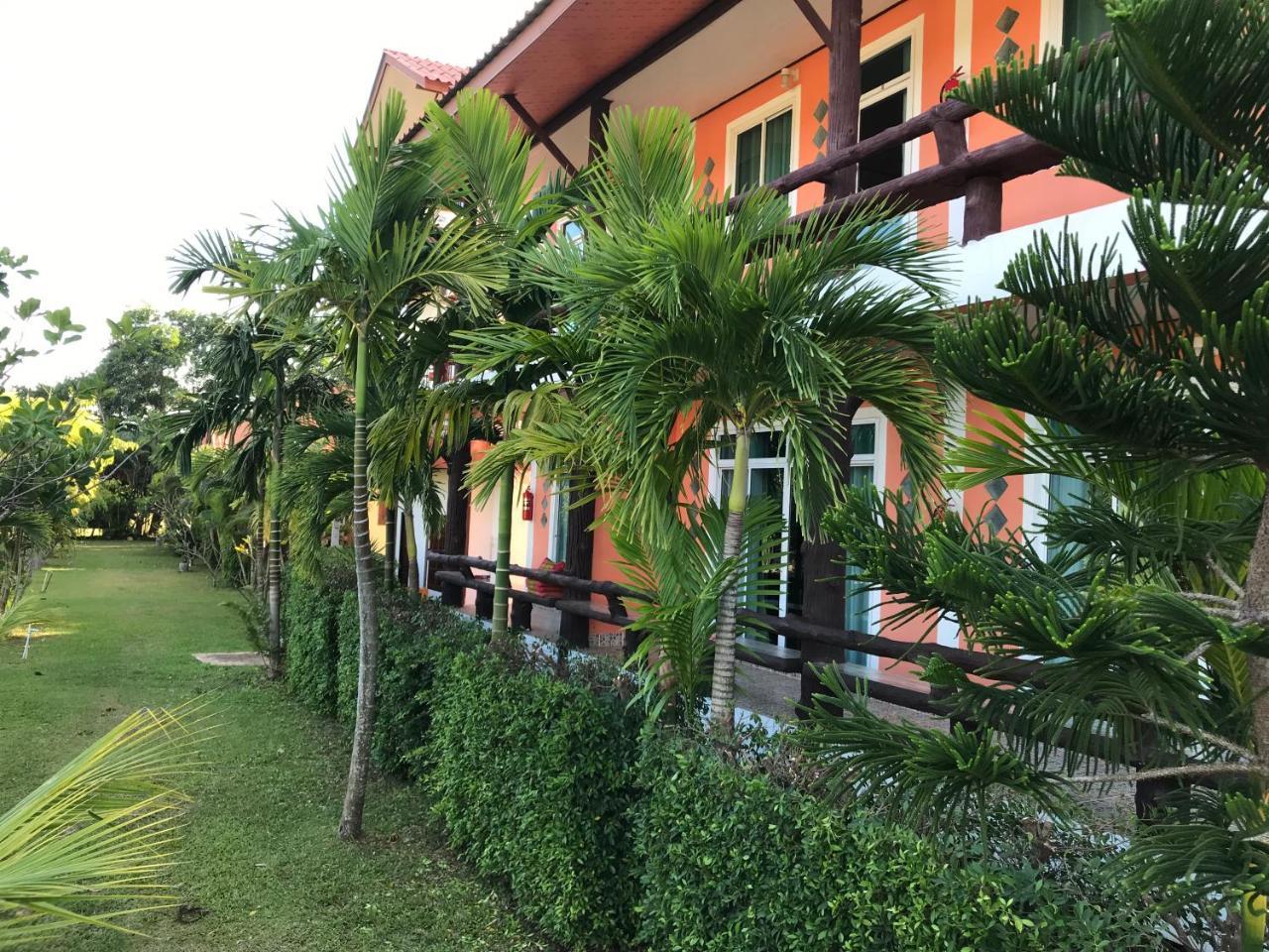Lanta School Beach Resort Ko Lanta Exterior foto